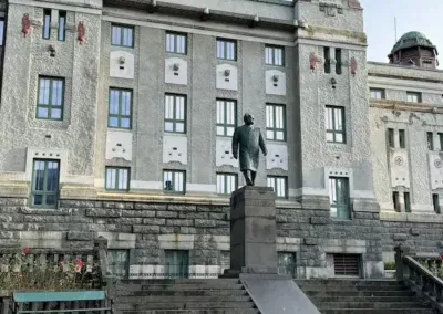 Bergen Statue