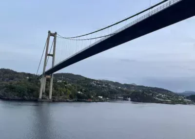 AIDA Perla Brücke durchfahrt