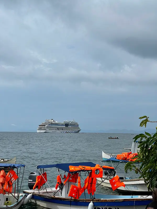 Weg zur Waterfront vom Hafen aus